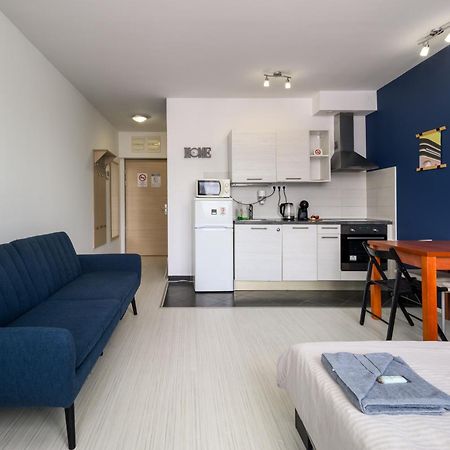 Sun Resort Residential Suite-Free Parking Garage Same Building Boedapest Buitenkant foto