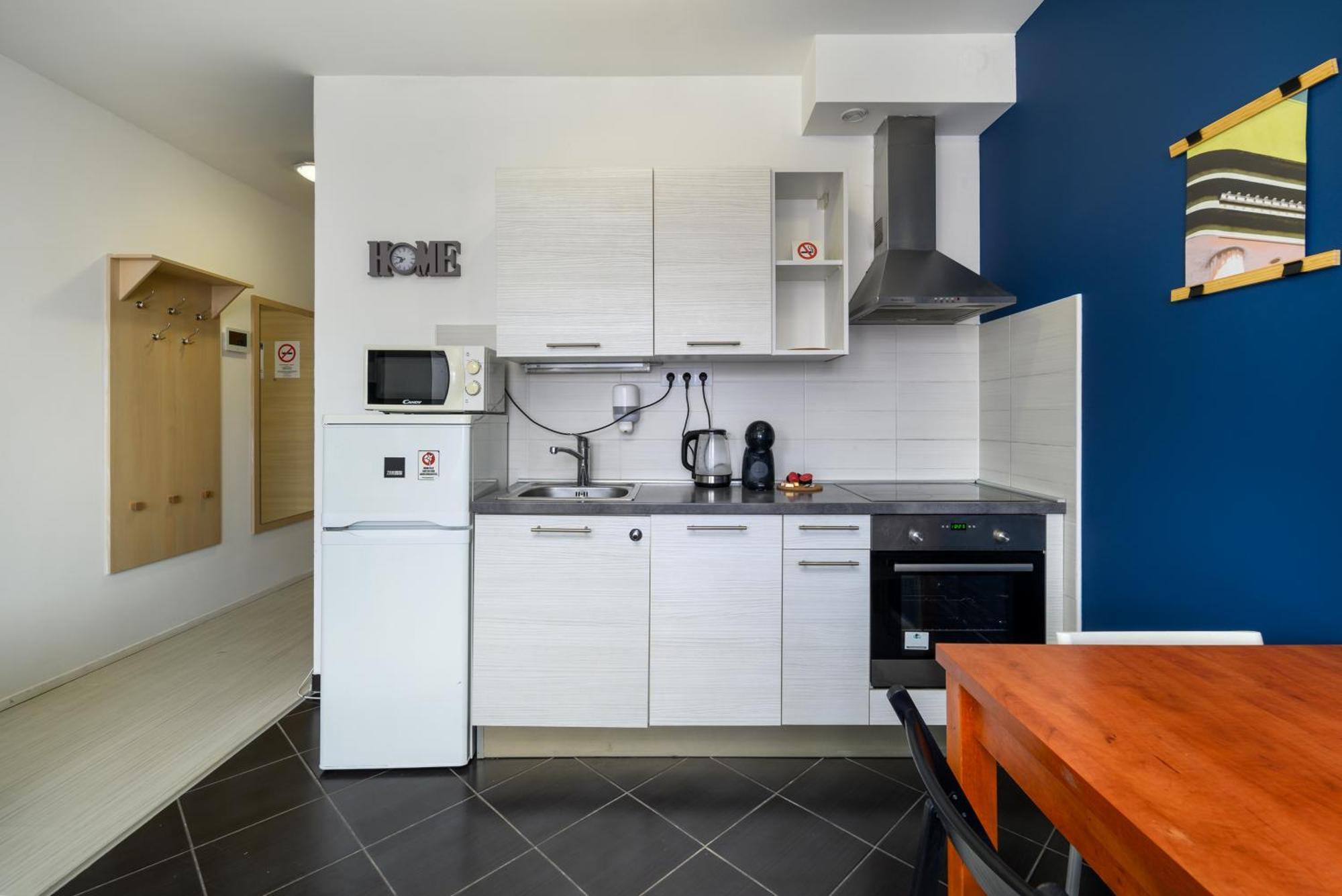 Sun Resort Residential Suite-Free Parking Garage Same Building Boedapest Buitenkant foto